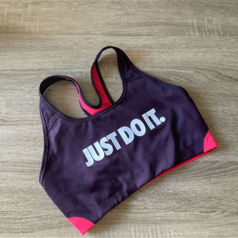 Nike pullover sports bra, size m